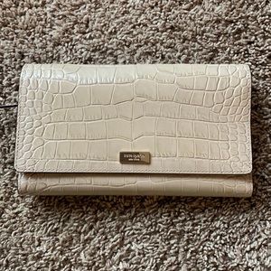 Kate spade travel wallet